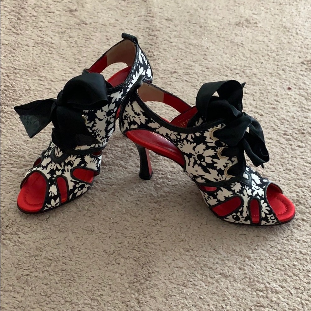 Dolce& Gabbana brand new heels